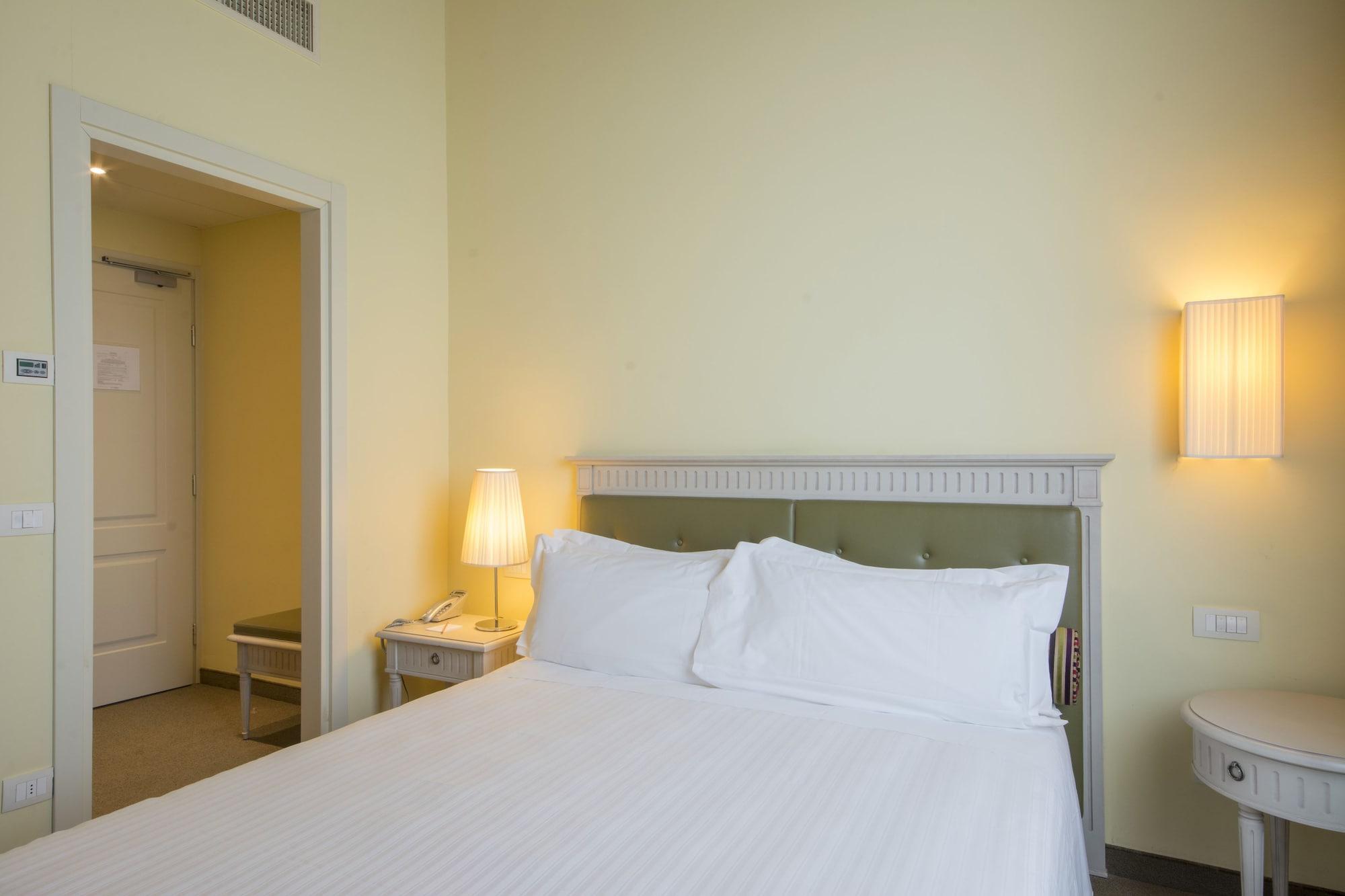 Lhp Hotel Чертальдо Экстерьер фото