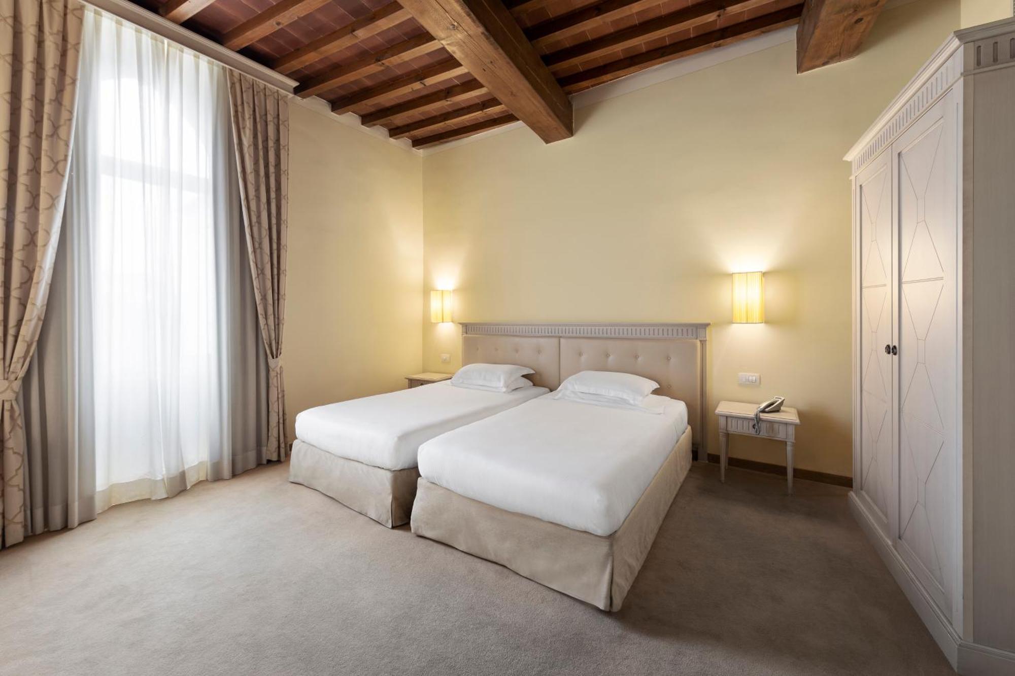 Lhp Hotel Чертальдо Экстерьер фото