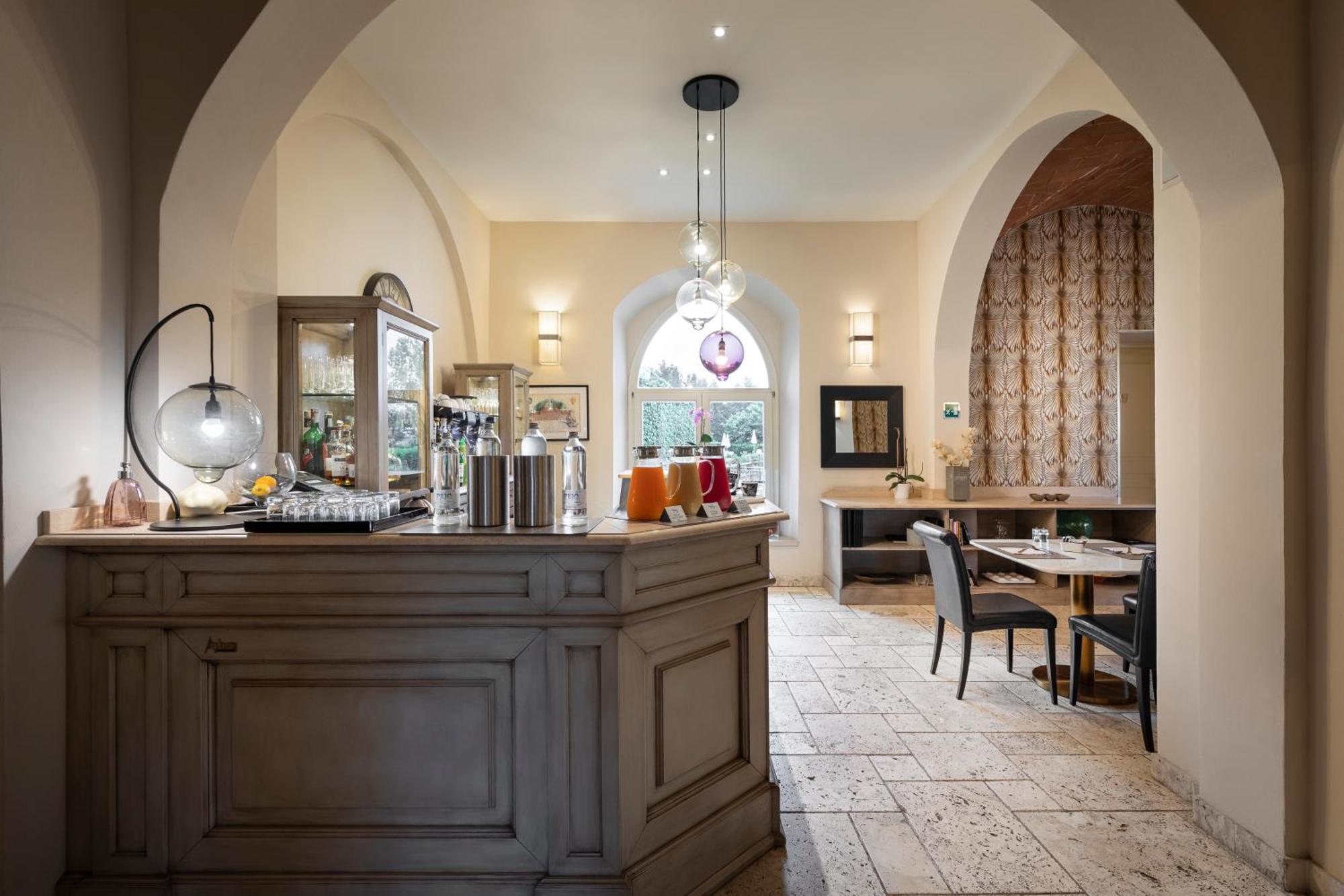 Lhp Hotel Чертальдо Экстерьер фото