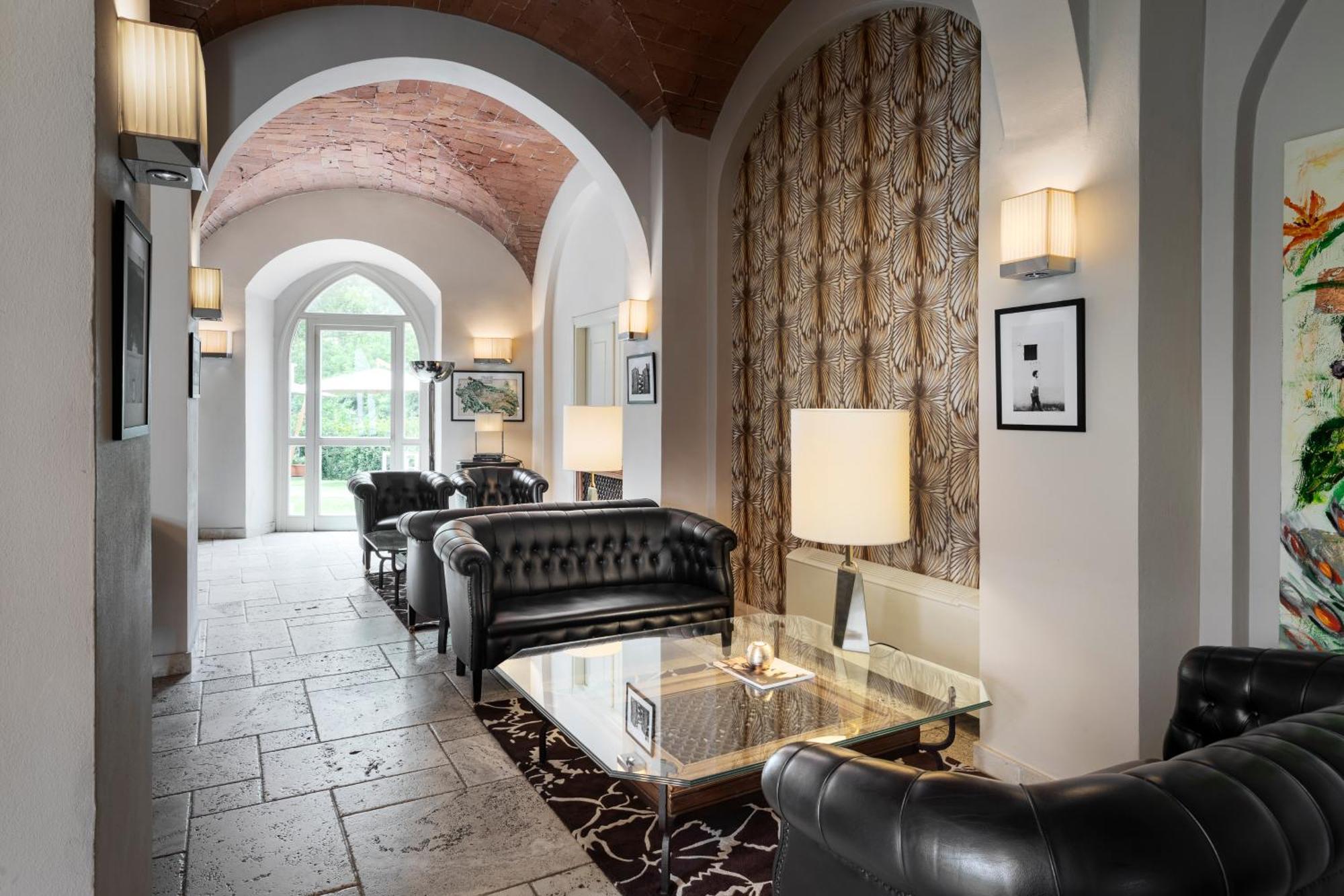 Lhp Hotel Чертальдо Экстерьер фото