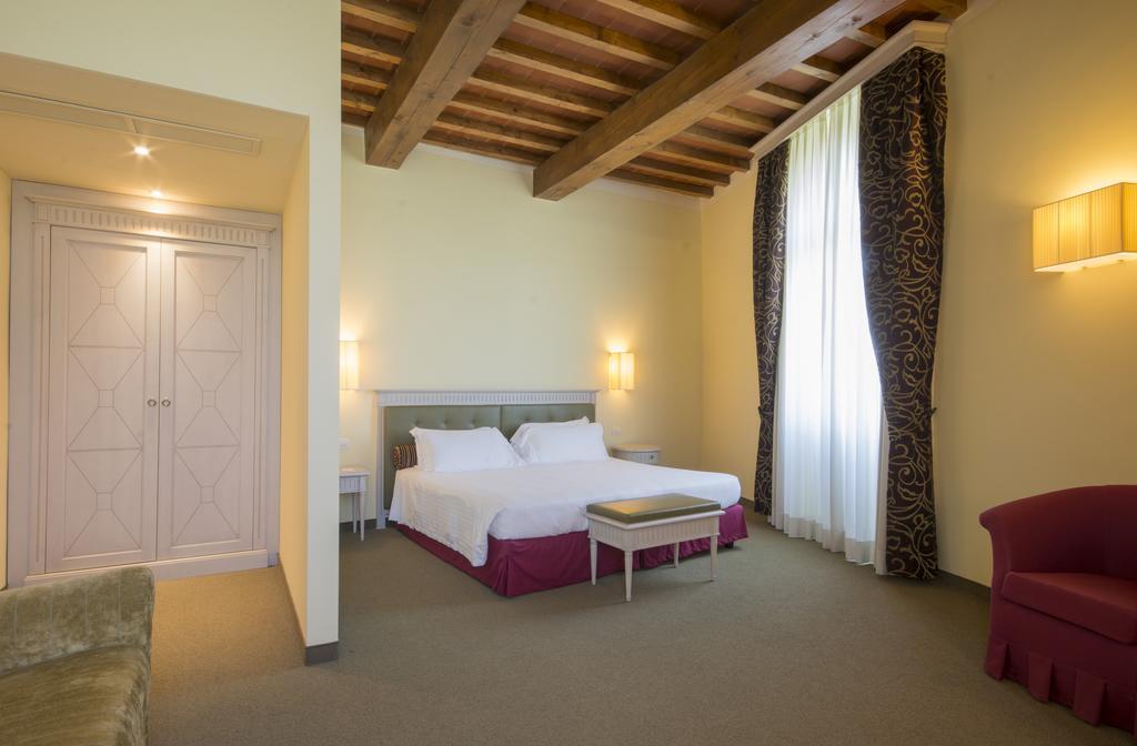 Lhp Hotel Чертальдо Экстерьер фото