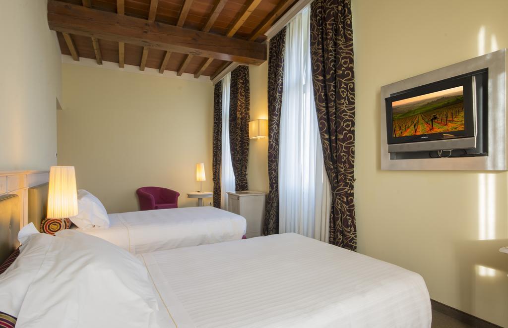 Lhp Hotel Чертальдо Экстерьер фото