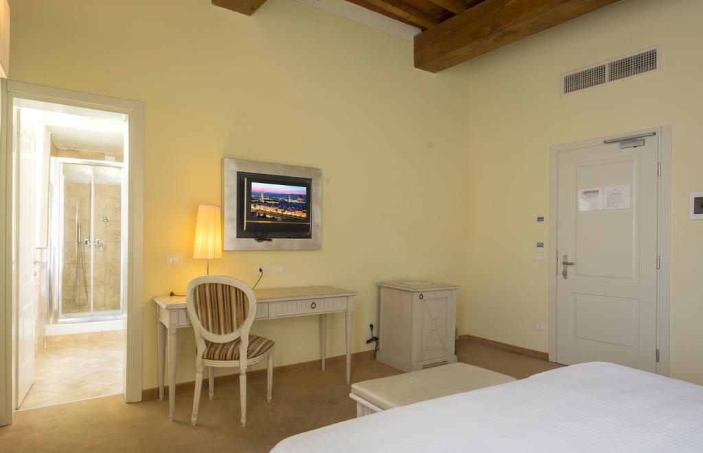 Lhp Hotel Чертальдо Экстерьер фото